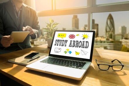 Importance of Professional Guidance While Studying Abroad